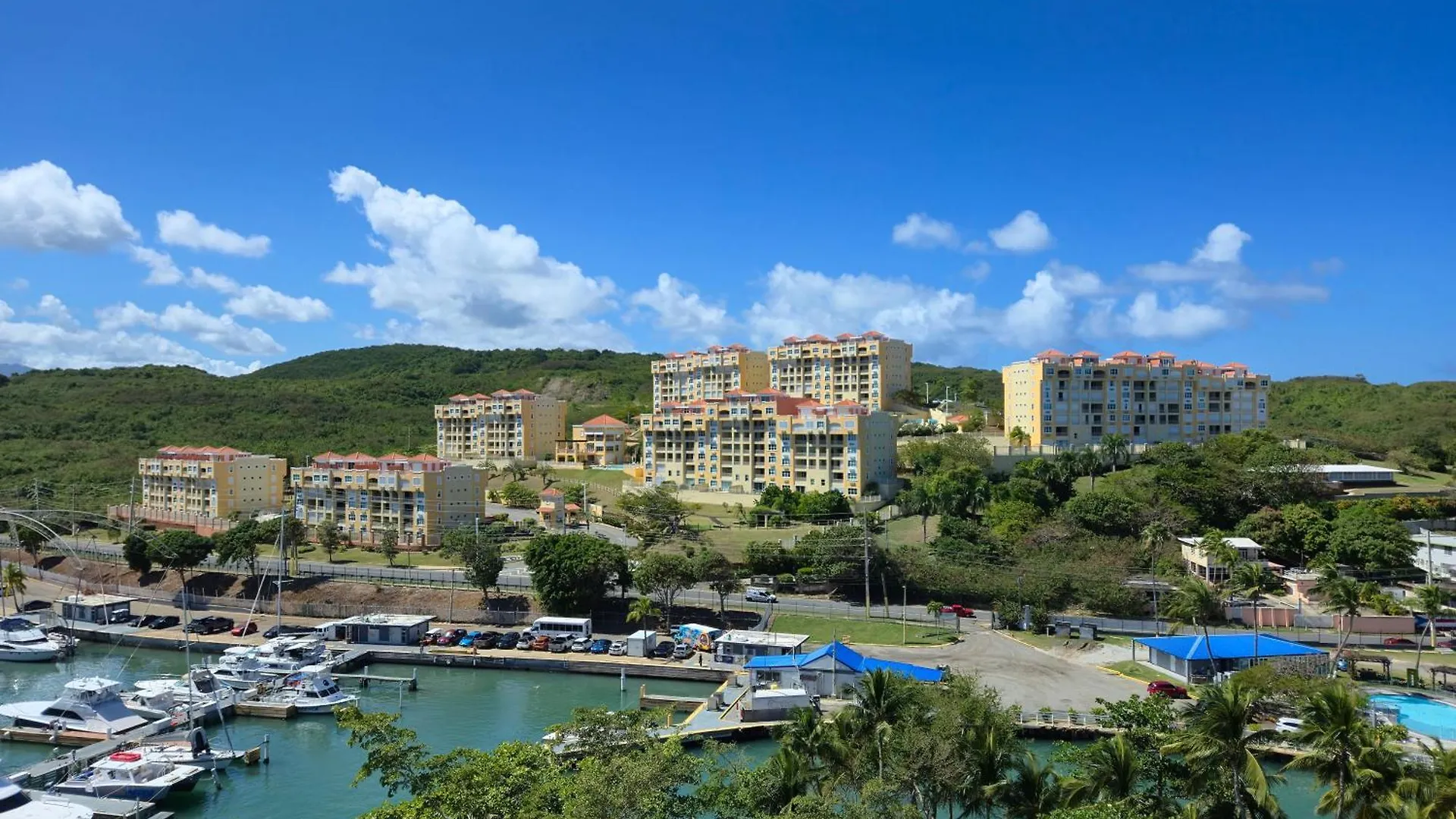 Spacious Waterfront Apartment, Great Views & More! Fajardo 0*,  Puerto Rico